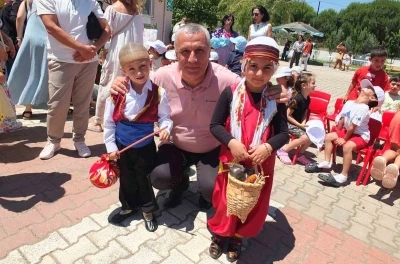Balıkesir&rsquo;de miniklerin geri d&ouml;n&uuml;ş&uuml;m defilesi ilgi g&ouml;rd&uuml;
