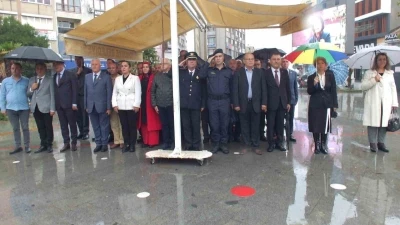 Balıkesir’de Muhtarlar  Günü yağmur altında kutlandı
