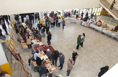 Balıkesir&rsquo;de &ouml;ğrencilerin yıl sonu sergisi yoğun ilgi g&ouml;rd&uuml;
