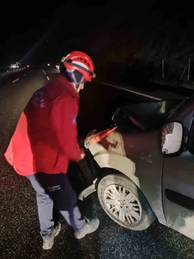 Balıkesir&rsquo;de otoyolda trafik kazası: 2 yaralı
