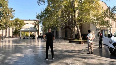Balıkesir’de tarihi camide şüpheli çanta paniği
