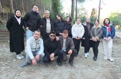 Balıkesir&rsquo;de &uuml;niversiteli gen&ccedil;ler &ccedil;evreci projede g&ouml;rev aldı
