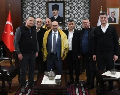 Balıkesir&rsquo;de Vali Ustaoğlu devecileri kabul etti
