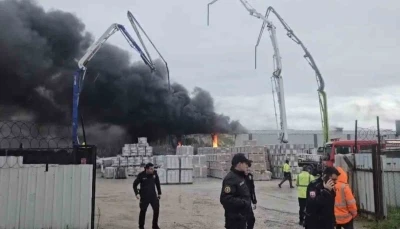 Balıkesir&rsquo;de yapı market deposunda yangın

