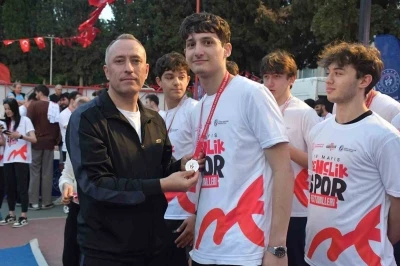 Balıkesirli gen&ccedil;leri sporla dolu dolu bir yaz bekliyor
