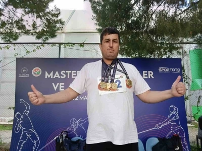 Balıkesirli vetaran sporcu &ouml;ğretmen 4 dalda şampiyon oldu
