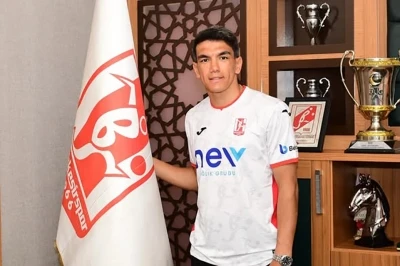 Balıkesirspor&rsquo;da Akın Akman imzayı attı
