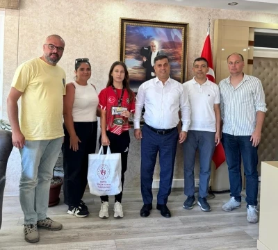 Balkan ikincisi milli sporcu Manisa&rsquo;da da &ouml;d&uuml;llendirildi
