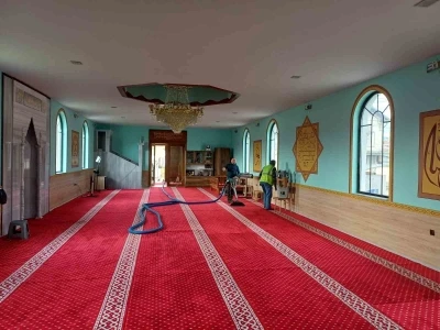 Balkanlar&rsquo;daki camilerde Ramazan temizliği
