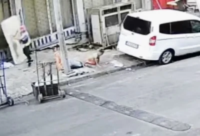 Balkondan düşen 4 yaşındaki çocuğun görüntüleri kameraya yansıdı
