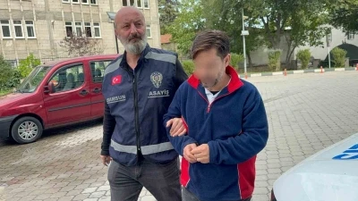 Balkondan girdiği evlerden 70 bin liralık eşya çalan hırsız tutuklandı
