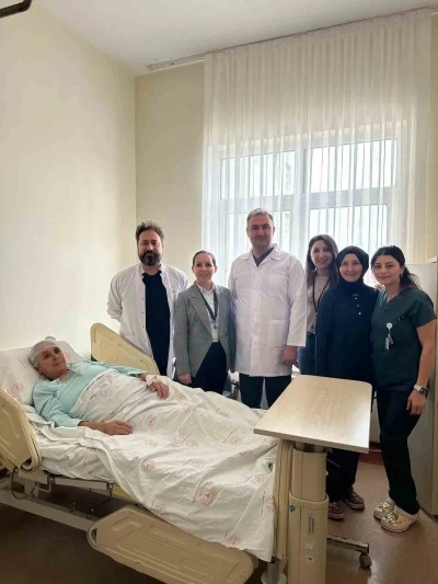 Bandırma&rsquo;da 72 yaşındaki beyin t&uuml;m&ouml;r&uuml; hastası son teknolojiyle sağlığına kavuştu
