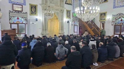 Bandırma&rsquo;da 72 yıllık gelenek cami i&ccedil;inde s&uuml;rd&uuml;r&uuml;ld&uuml;
