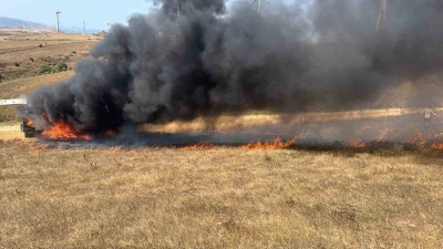Bandırma’da araç ve arazi yangını söndürüldü
