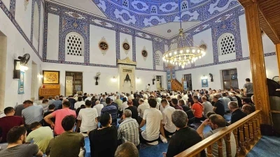 Bandırma’da Mevlid Kandili’nde camiler doldu taştı
