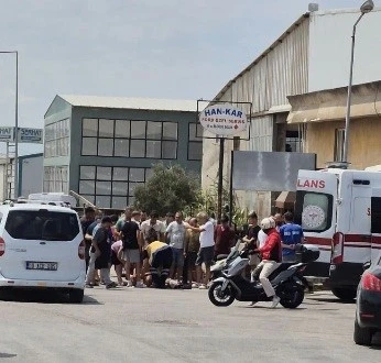 Bandırma’da otomobil ile motorlu bisiklet çarpıştı: 2 yaralı
