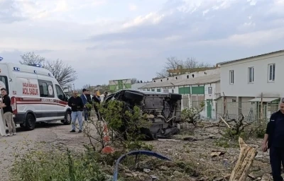 Bandırma&rsquo;da takla atan otomobil s&uuml;r&uuml;c&uuml;s&uuml; yaralandı
