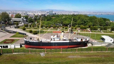 Bandırma Vapuru, karadan y&uuml;r&uuml;t&uuml;lerek T&uuml;t&uuml;n İskelesi&rsquo;ne taşınacak
