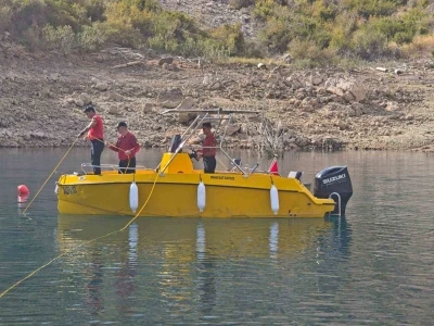 Baraj gölünde kaybolan İrlandalı turisti arama çalışmaları 4. gününde devam etti: Sualtı dron ve robotla arandı
