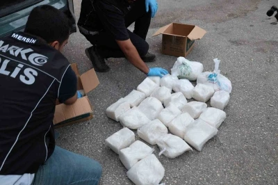 Bardak kolilerinden kilolarca uyuşturucu çıktı: 7 tutuklama

