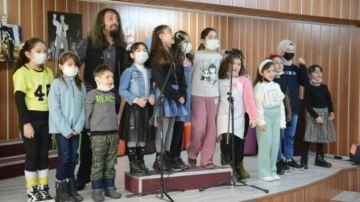Barış Man&ccedil;o, vefatının 23. yıl d&ouml;n&uuml;m&uuml;nde unutulmaz şarkılarıyla anıldı