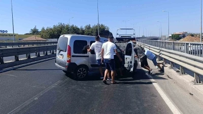 Bariyerlere çarpıp kaza yapan sürücü kazayı burnu kanamadan atlattı
