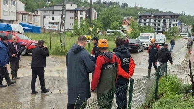 Bartın&rsquo;da 5 yol, 15 ev ve iş yerinde su baskını yaşandı, mahsur kalan 32 kişi kurtarıldı
