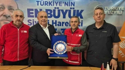 Bartın protokol&uuml; kurban bağışını Kızılay&rsquo;a yaptı
