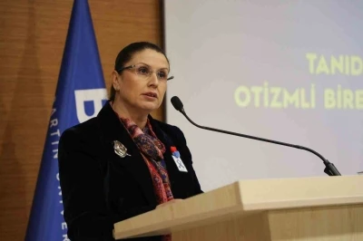 BAR&Uuml;&rsquo;de otizmde tanıdan yetişkinliğe uzanan s&uuml;re&ccedil; uzmanlar tarafından anlatıldı

