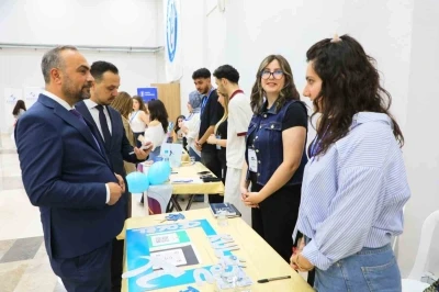 BAR&Uuml; Girişimcilik Zirvesi&rsquo;nde yenilik&ccedil;i fikirler buluştu
