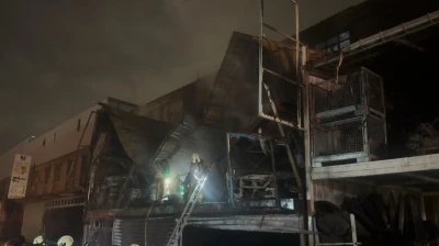 Başakşehir Atat&uuml;rk Oto Sanayi Sitesi&rsquo;nde korkutan yangın
