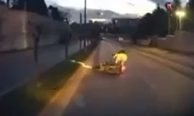 Başakşehir’de çukur nedeniyle kontrolü kaybeden motosikletli yola savruldu
