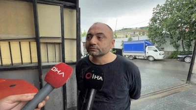 Başakşehir&rsquo;de tır iki otomobilin &uuml;zerine devrildi: 1 yaralı
