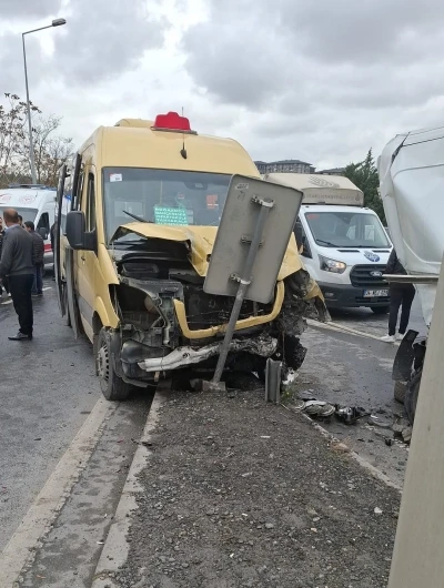 Başakşehir’de zincirleme kaza: 12 yaralı
