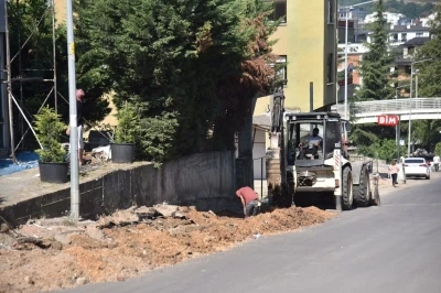 Başiskele Cumhuriyet Caddesi yeni y&uuml;z&uuml;ne kavuşuyor

