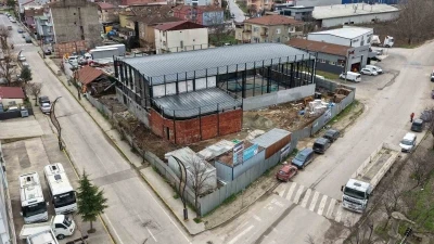 Başiskele&rsquo;de kapalı spor salonu inşaatı y&uuml;kseliyor
