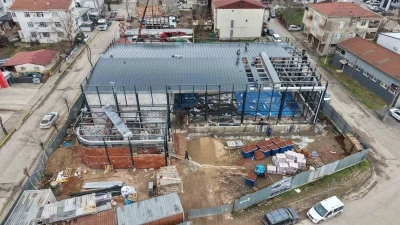 Başiskele Vezir&ccedil;iftliği Kapalı Spor Salonu inşaatı s&uuml;r&uuml;yor
