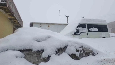 Başkale&rsquo;de kar yağışı
