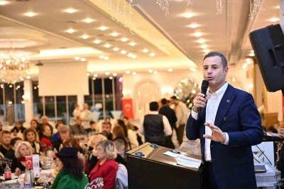 Başkan Ahmet Akın, İstanbul&rsquo;daki Balıkesirliler ile kucaklaştı
