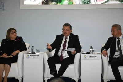 Başkan Ahmet Metin Genç: &quot;Enerjinin üretimi kadar yönetimi de önemli&quot;
