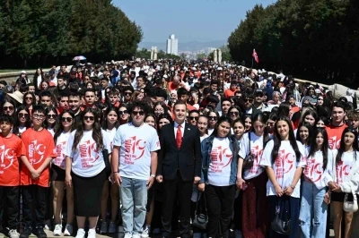 Başkan Akın ve 1071 Balıkesirli gen&ccedil; Anıtkabir&rsquo;de
