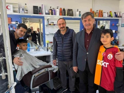 Başkan Aksun g&ouml;n&uuml;llere dokunuyor
