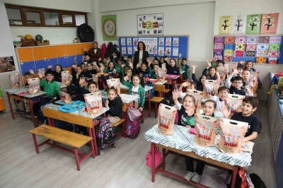 Başkan Altay 31 il&ccedil;edeki 220 bin &ccedil;ocuğa şivlilik mutluluğu yaşattı
