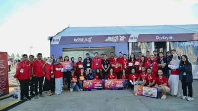 Başkan Altay &quot;2025 TEKNOFEST İstanbul&quot;dan 18 ödülle dönen kapsül takımlarını tebrik etti
