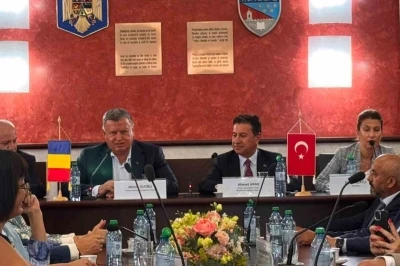 Başkan Aras, Romanya&rsquo;da Kardeş Kent temaslarında bulundu
