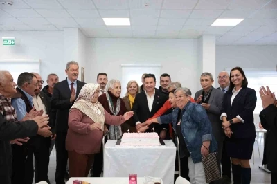 Başkan Aras&rsquo;tan Yaşamevi&rsquo;ni mutlu eden ziyaret
