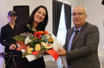 Başkan Arslan &Ccedil;amelili kadınlar i&ccedil;in matine d&uuml;zenledi
