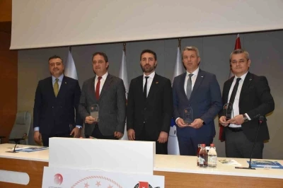Başkan Aydın&rsquo;dan yerel medya i&ccedil;in kritik uyarı:
