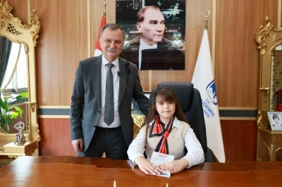 Başkan Balaban 23 Nisan&rsquo;da koltuğunu &ccedil;ocuklara devretti
