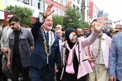 Başkan Başdeğirmen: "G&uuml;l festivalimizi birlik ve beraberlik i&ccedil;inde d&uuml;nyaya tanıttık"

